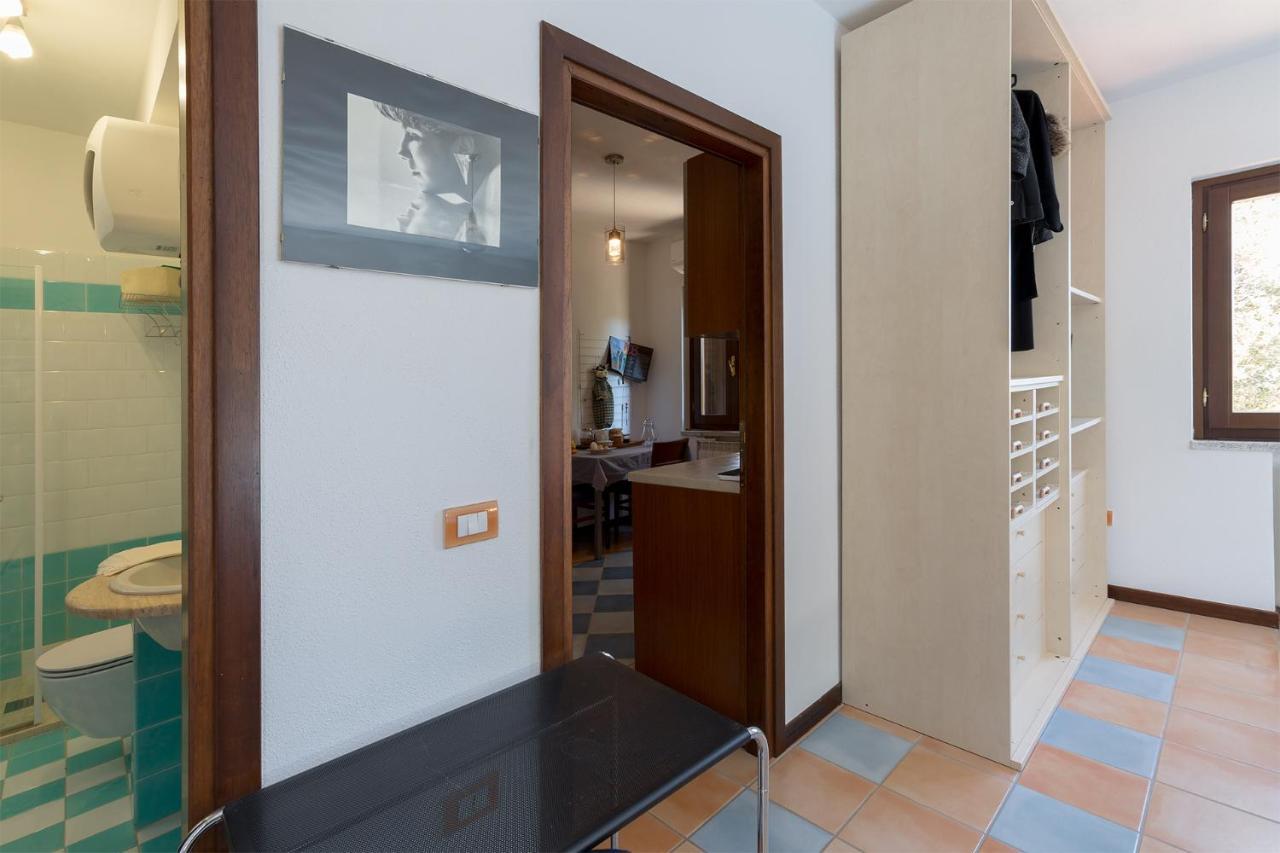 Suite Cucinino, Bagno, Ingresso Indipendente In" Villa Vivi" シニスコーラ エクステリア 写真