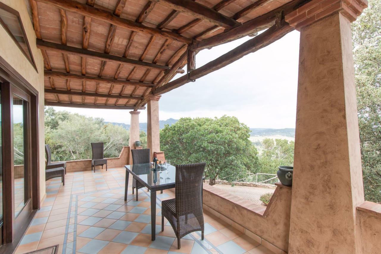 Suite Cucinino, Bagno, Ingresso Indipendente In" Villa Vivi" シニスコーラ エクステリア 写真